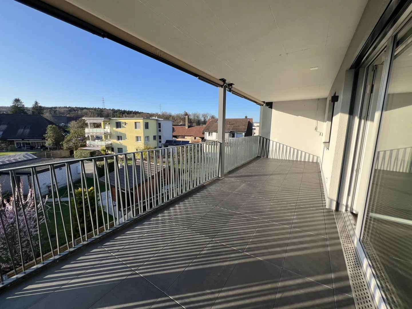 Appartement moderne de 4,5 pièces à louer - Photo 1 sur 9