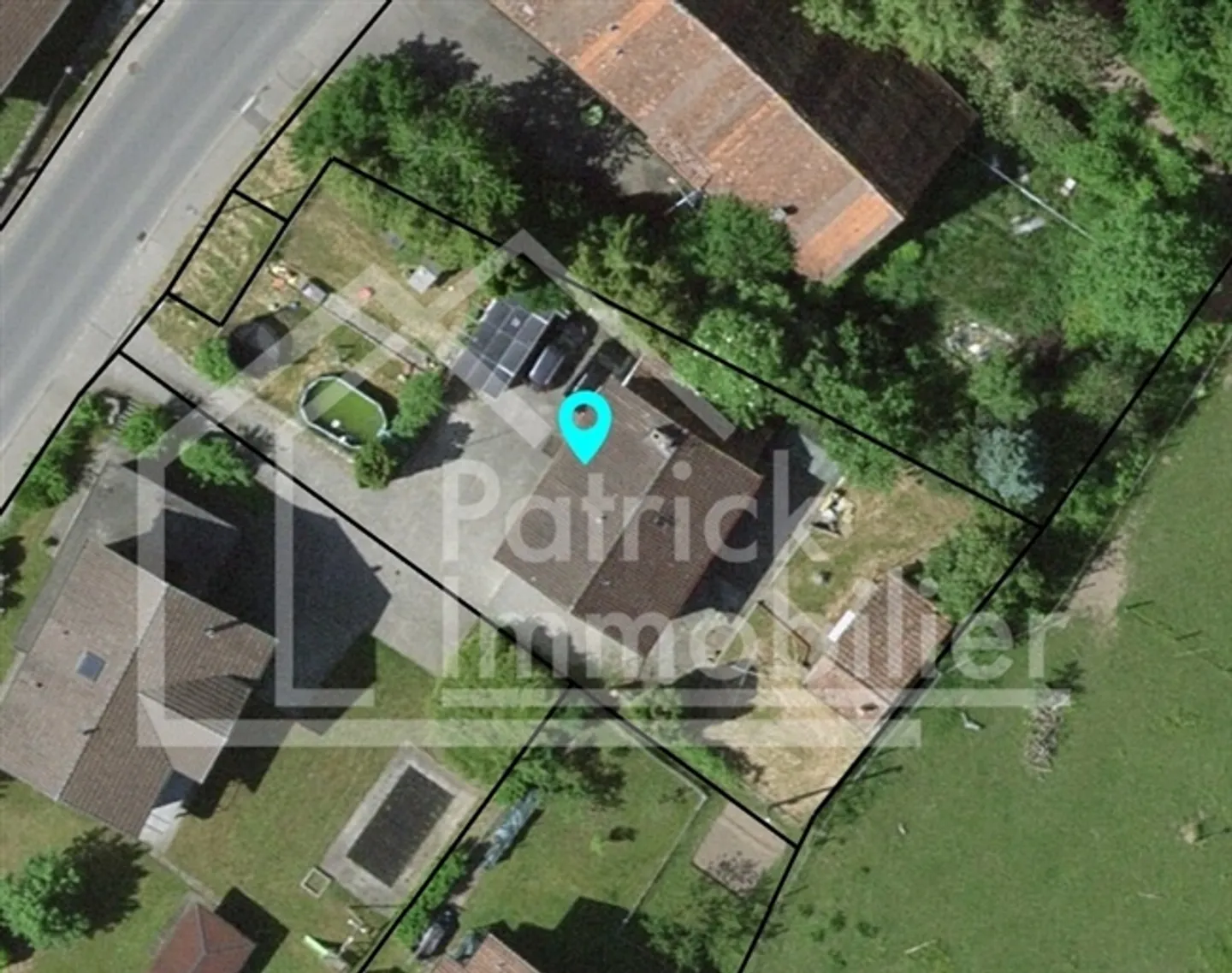 «Haus 4,5 + 1,5 Stück auf Baugrundstück in der Dorfzone» - Foto 2 von 2