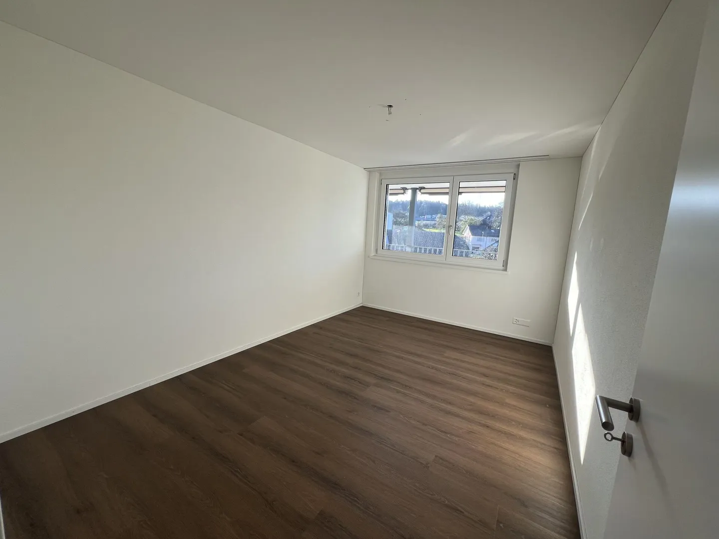 Appartement moderne de 4,5 pièces à louer - Photo 6 sur 9
