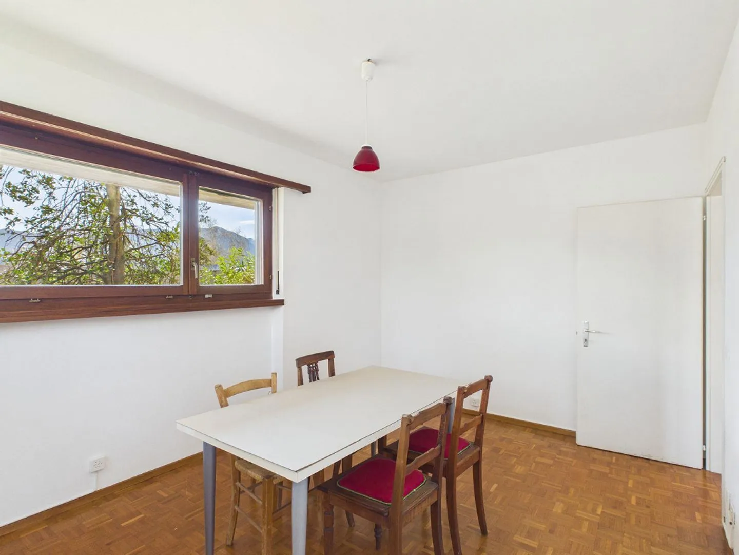 Opportunity to Enhance – 3.5 Rooms to Renovate - Photo 3 of 10