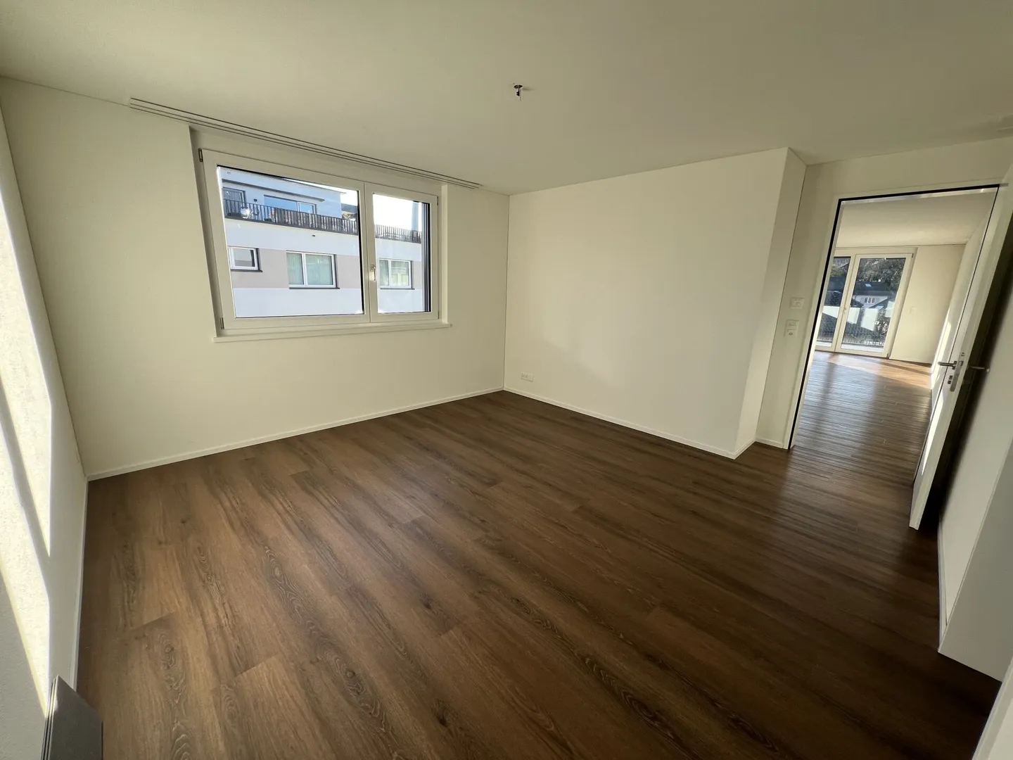 Appartement moderne de 4,5 pièces à louer - Photo 7 sur 9
