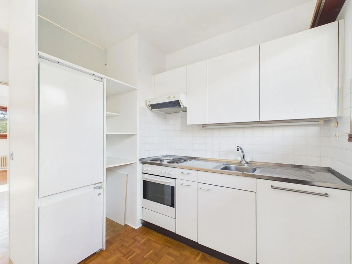 Opportunity to Enhance – 3.5 Rooms to Renovate - Photo 8 of 10