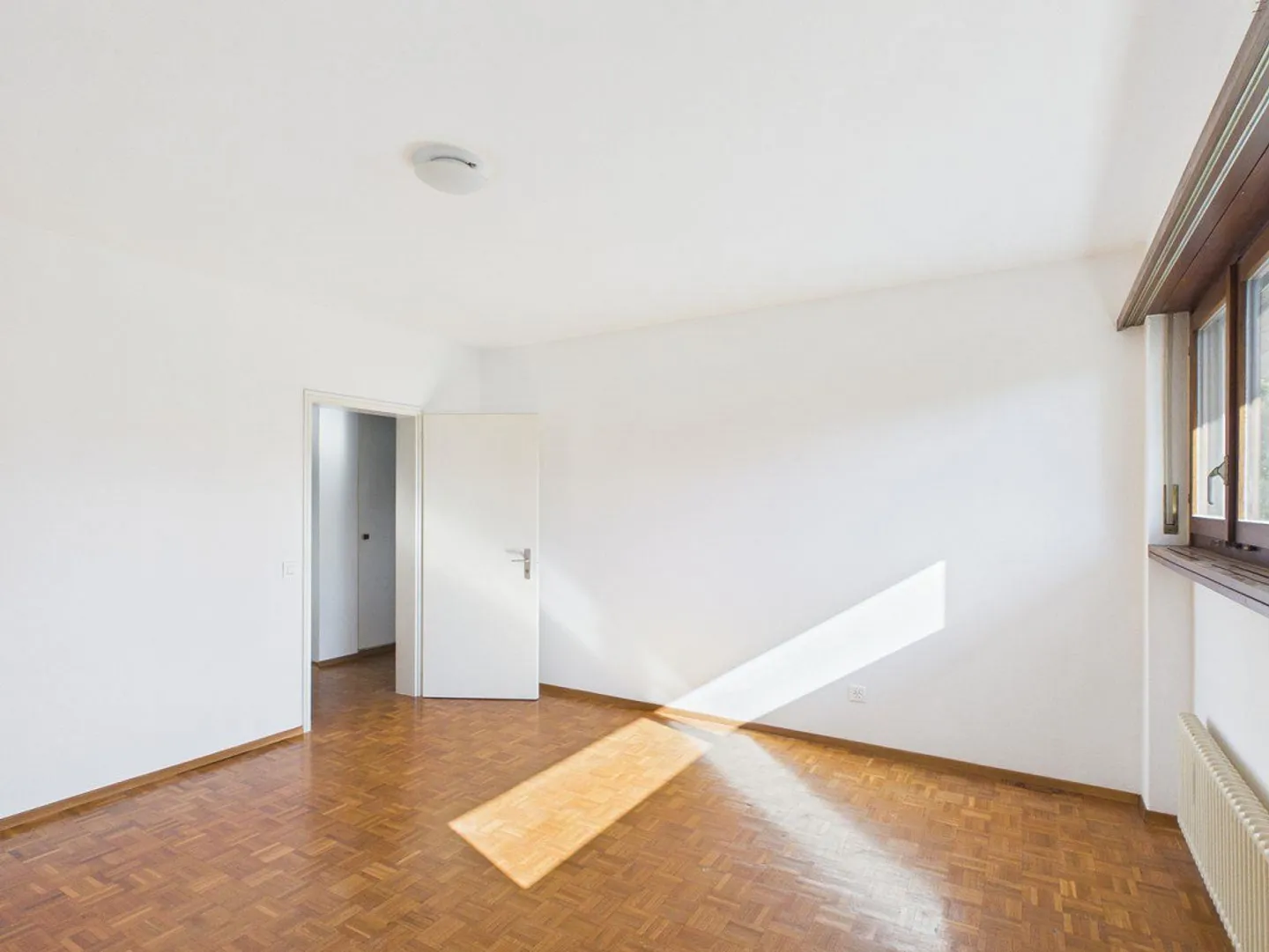 Opportunity to Enhance – 3.5 Rooms to Renovate - Photo 10 of 10