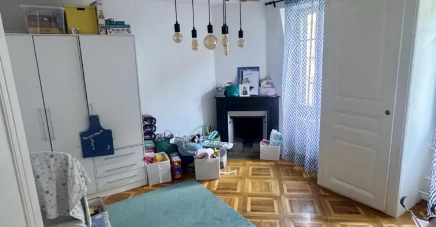 Grande duplex di 5,5 stanze con balcone nel cuore di Nyon - Foto 5 di 9