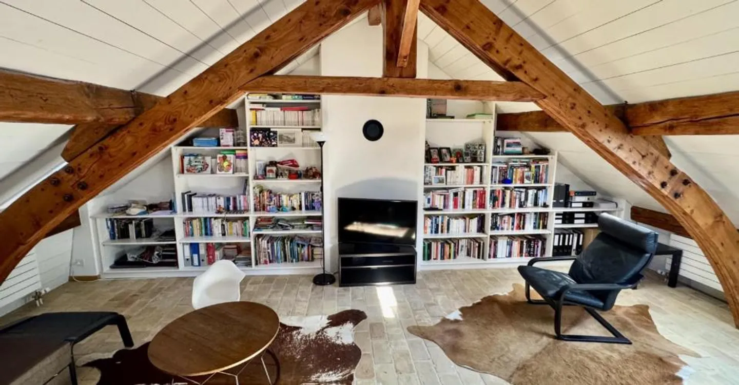 Grande duplex di 5,5 stanze con balcone nel cuore di Nyon - Foto 6 di 9