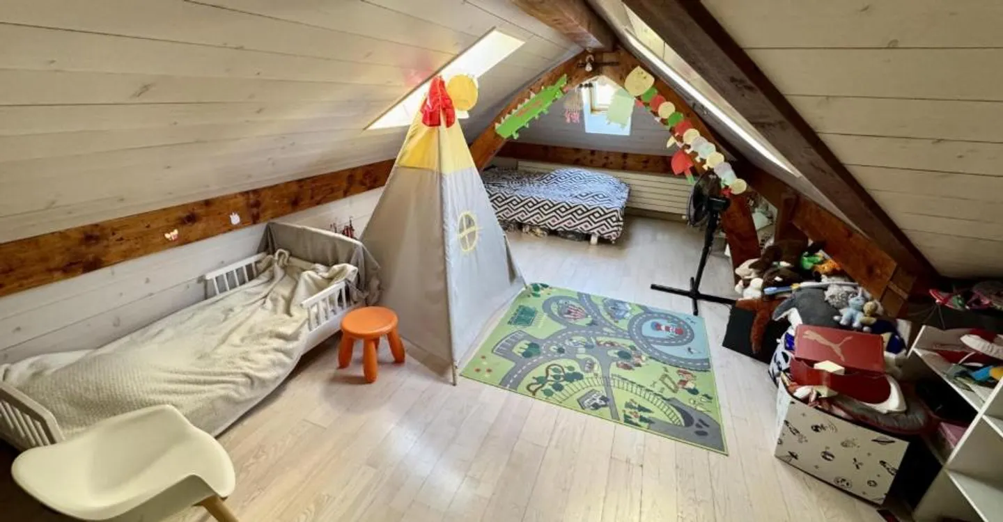 Grande duplex di 5,5 stanze con balcone nel cuore di Nyon - Foto 7 di 9