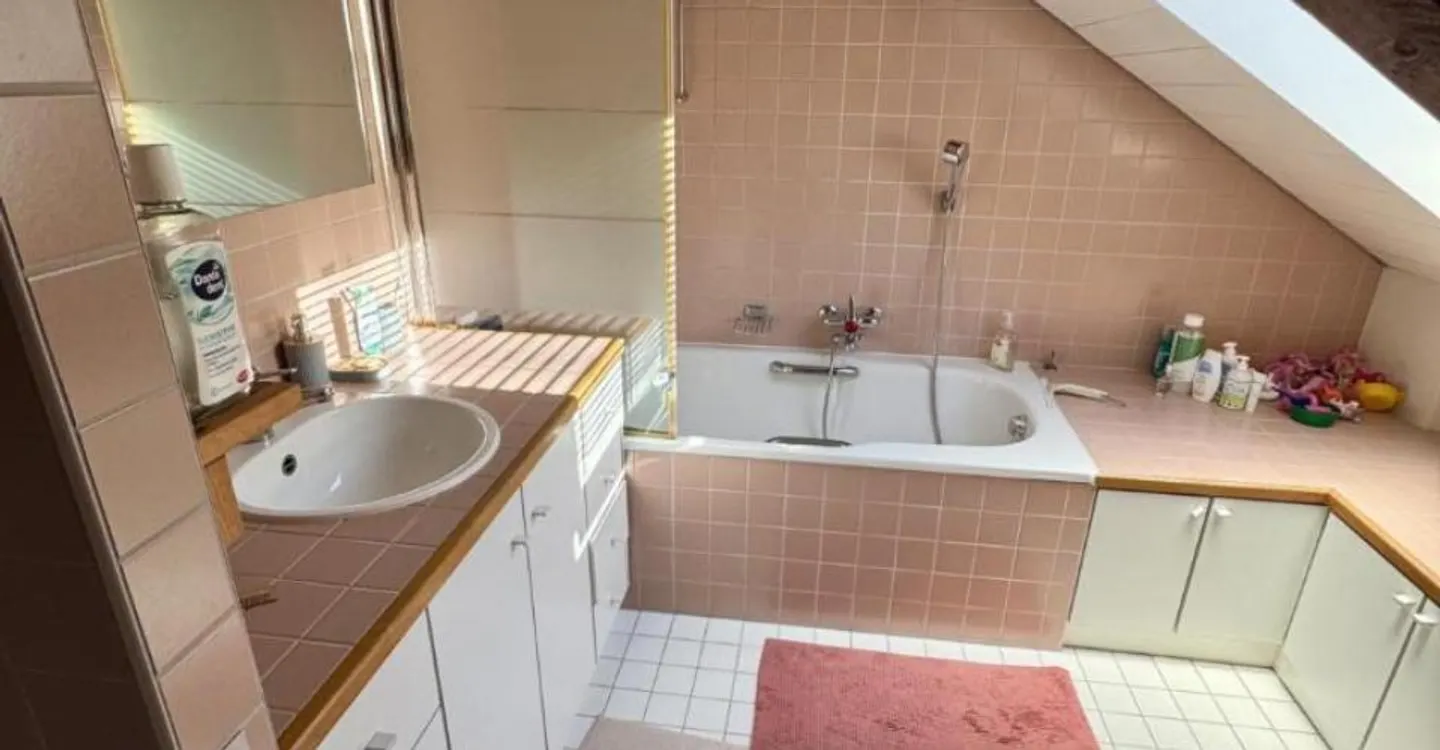 Grande duplex di 5,5 stanze con balcone nel cuore di Nyon - Foto 8 di 9