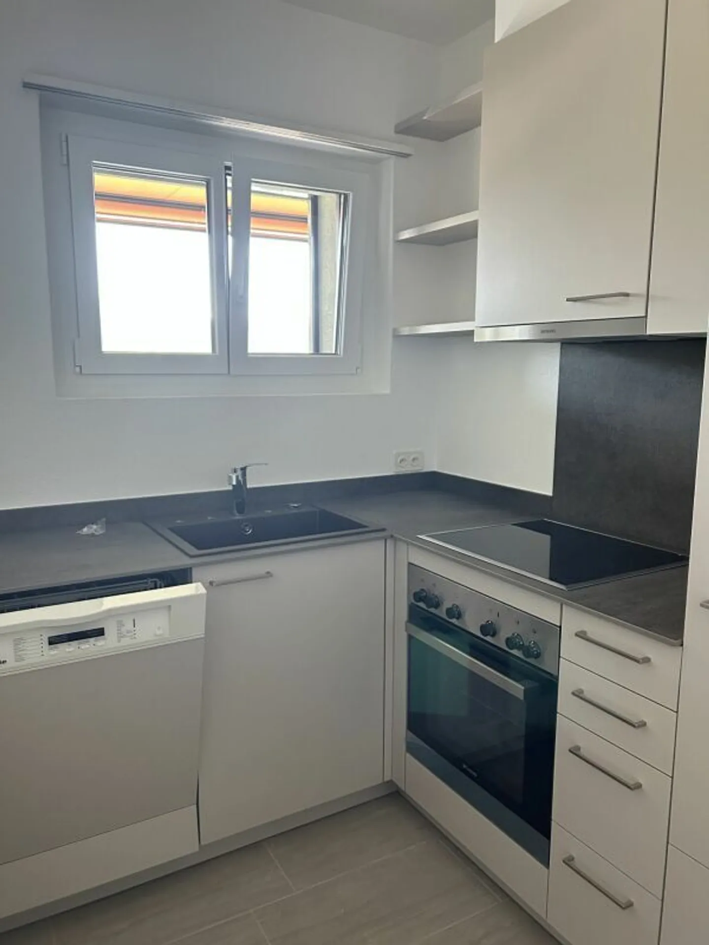 Spacious 2.5-room apartment - Second floor - Photo 7 of 17