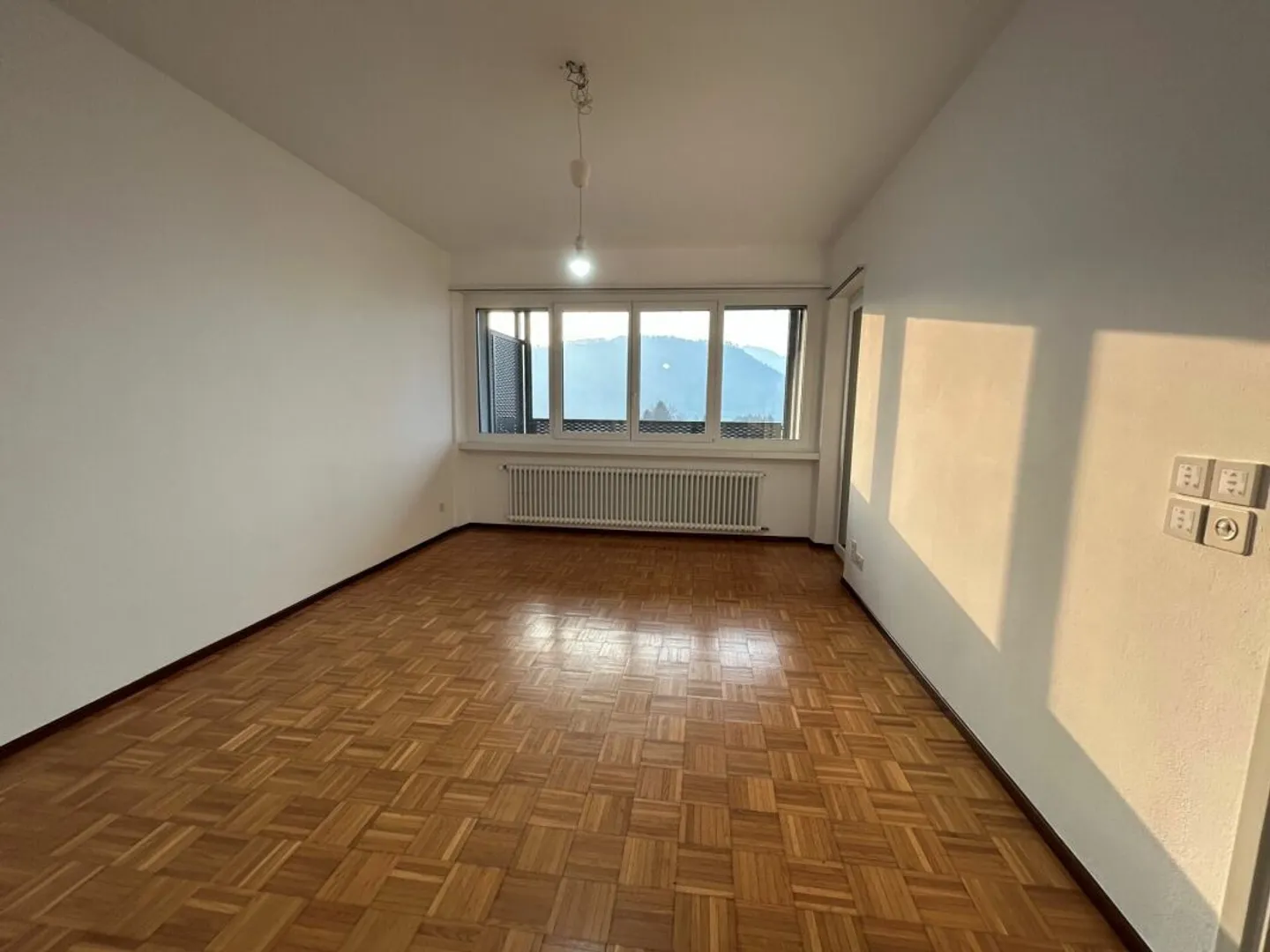 Spacious 2.5-room apartment - Second floor - Photo 8 of 17