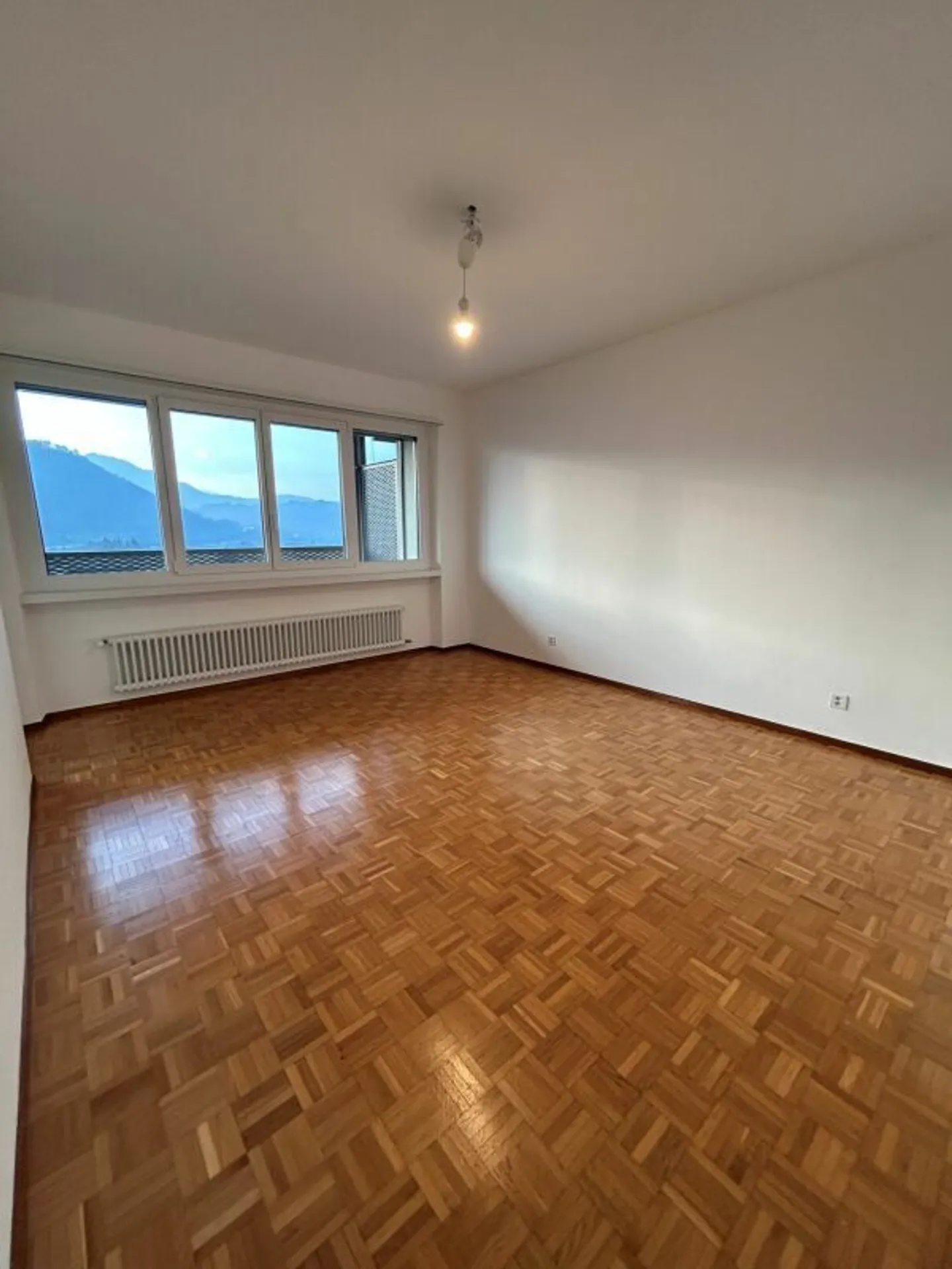 Spacious 2.5-room apartment - Second floor - Photo 9 of 17