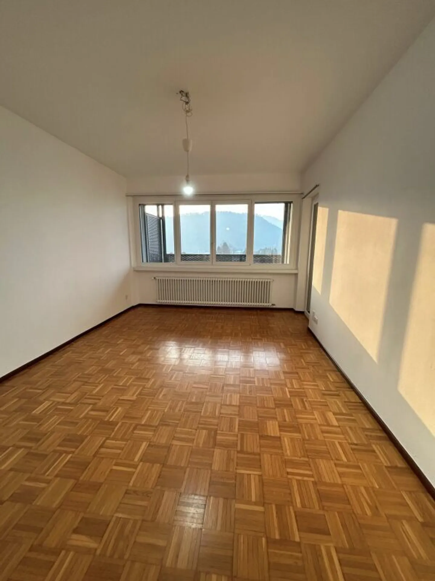 Spacious 2.5-room apartment - Second floor - Photo 11 of 17