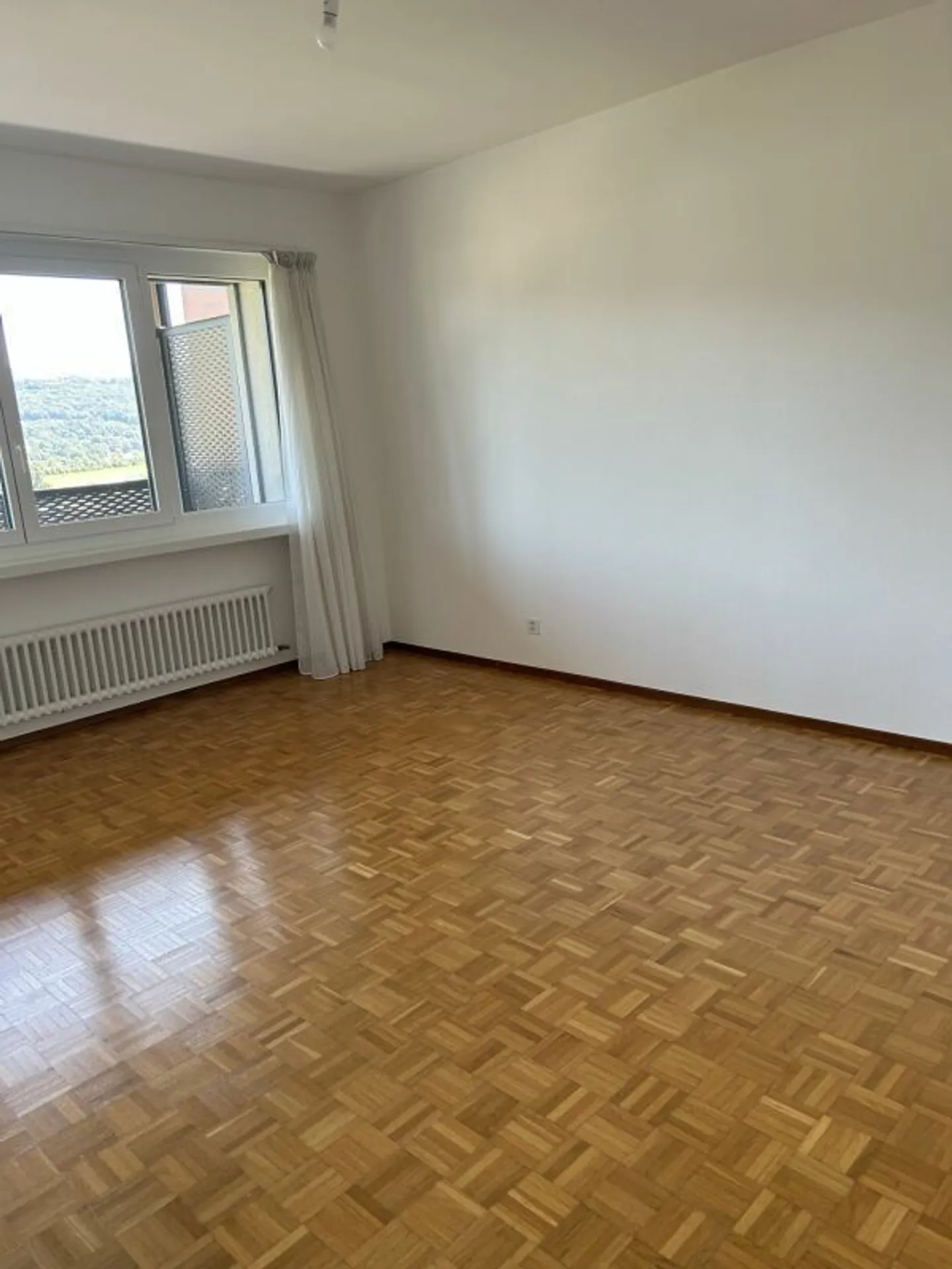 Spacious 2.5-room apartment - Second floor - Photo 13 of 17