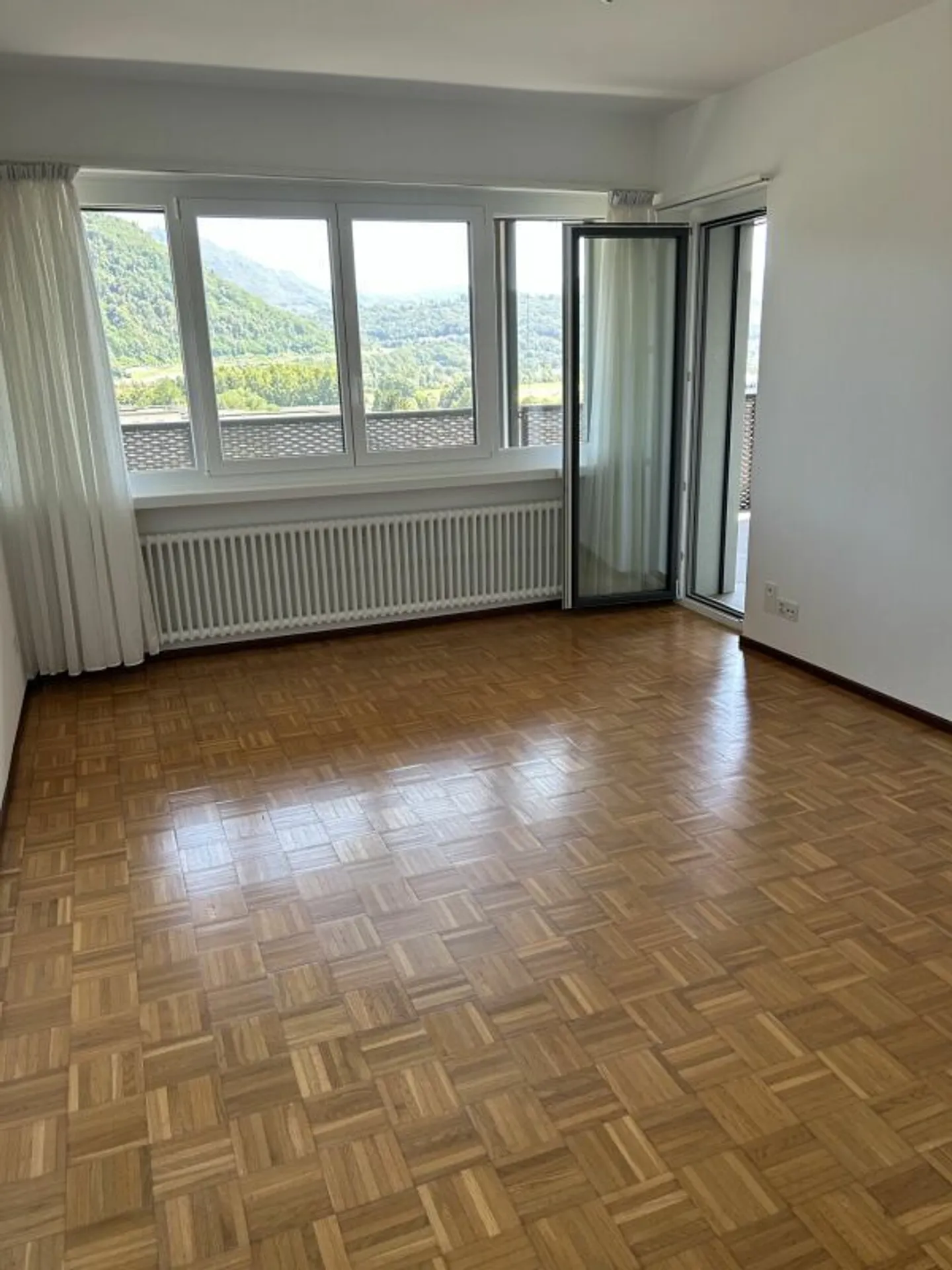 Spacious 2.5-room apartment - Second floor - Photo 14 of 17