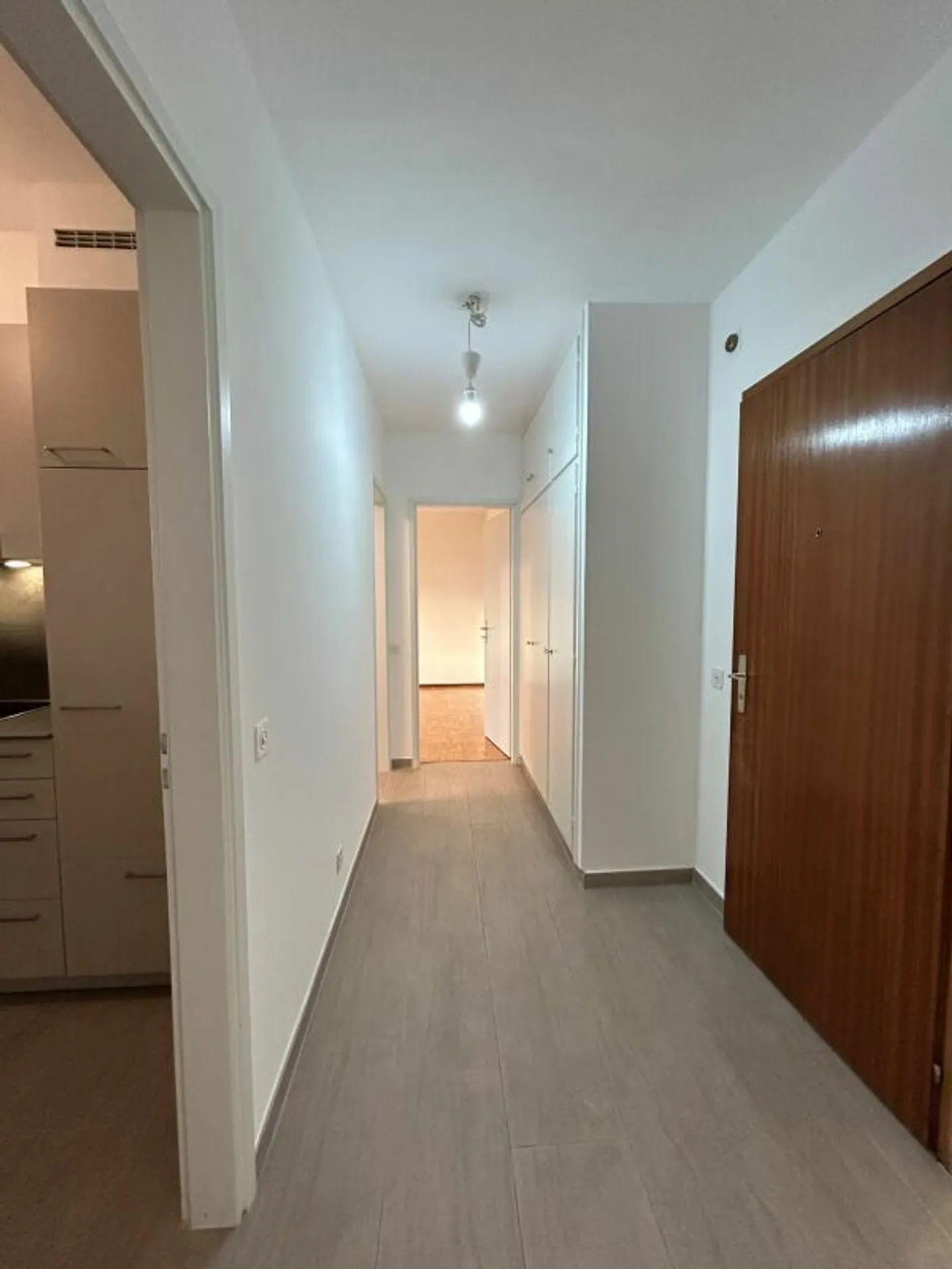 Spacious 2.5-room apartment - Second floor - Photo 15 of 17