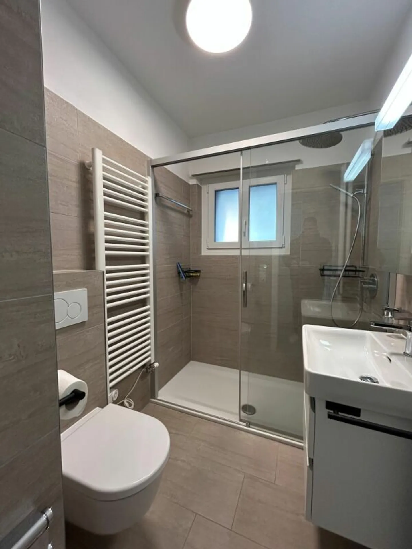 Spacious 2.5-room apartment - Second floor - Photo 16 of 17