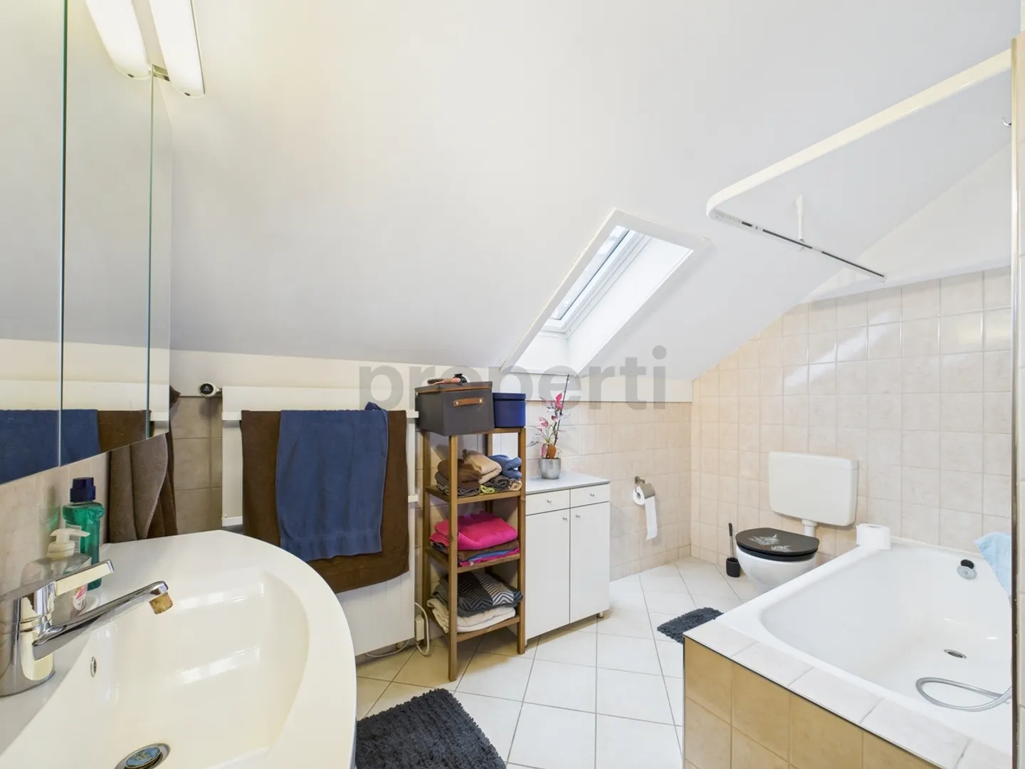 «Wunderschönes 5.5-Zimmer Einfamilienhaus mit Scheune in Hefenhofen» - Foto 12 von 13