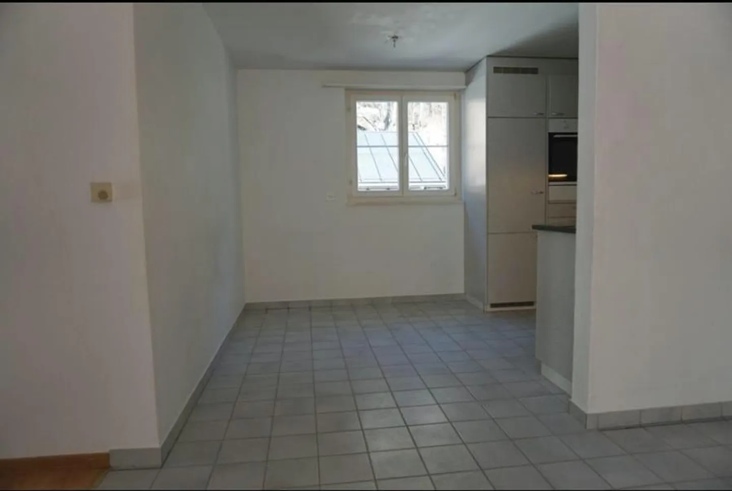 Sunny, Quiet 5.5-Room Penthouse Apartment - Photo 6 of 18