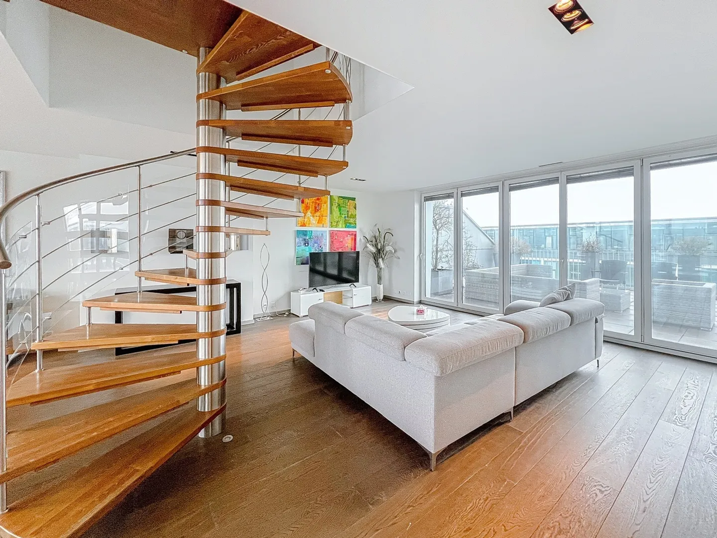 Penthouse apartment close to international organizations - Photo 5 of 18