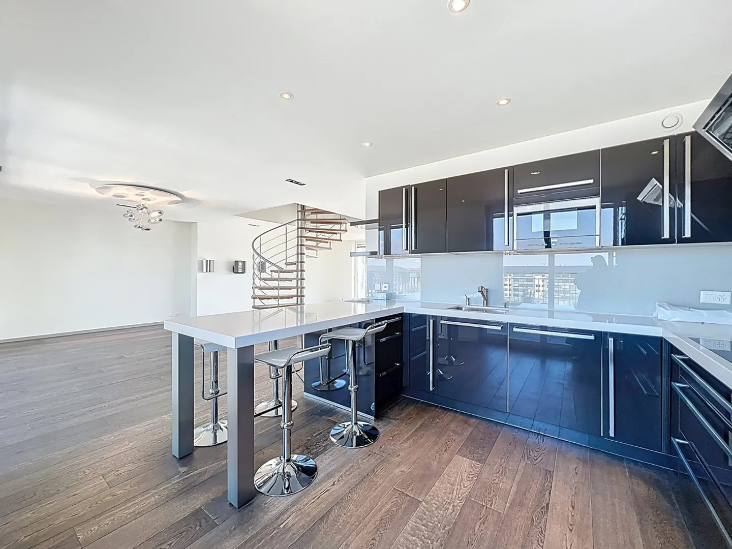 Penthouse apartment close to international organizations - Photo 8 of 18
