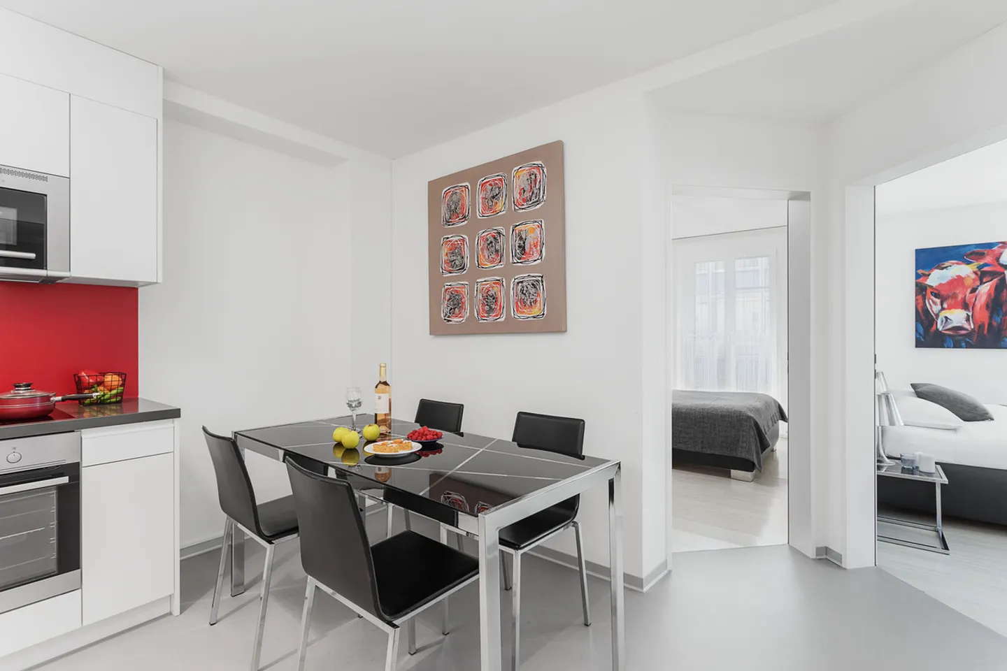 Stylish Two Bedroom Apartment - Photo 3 of 5