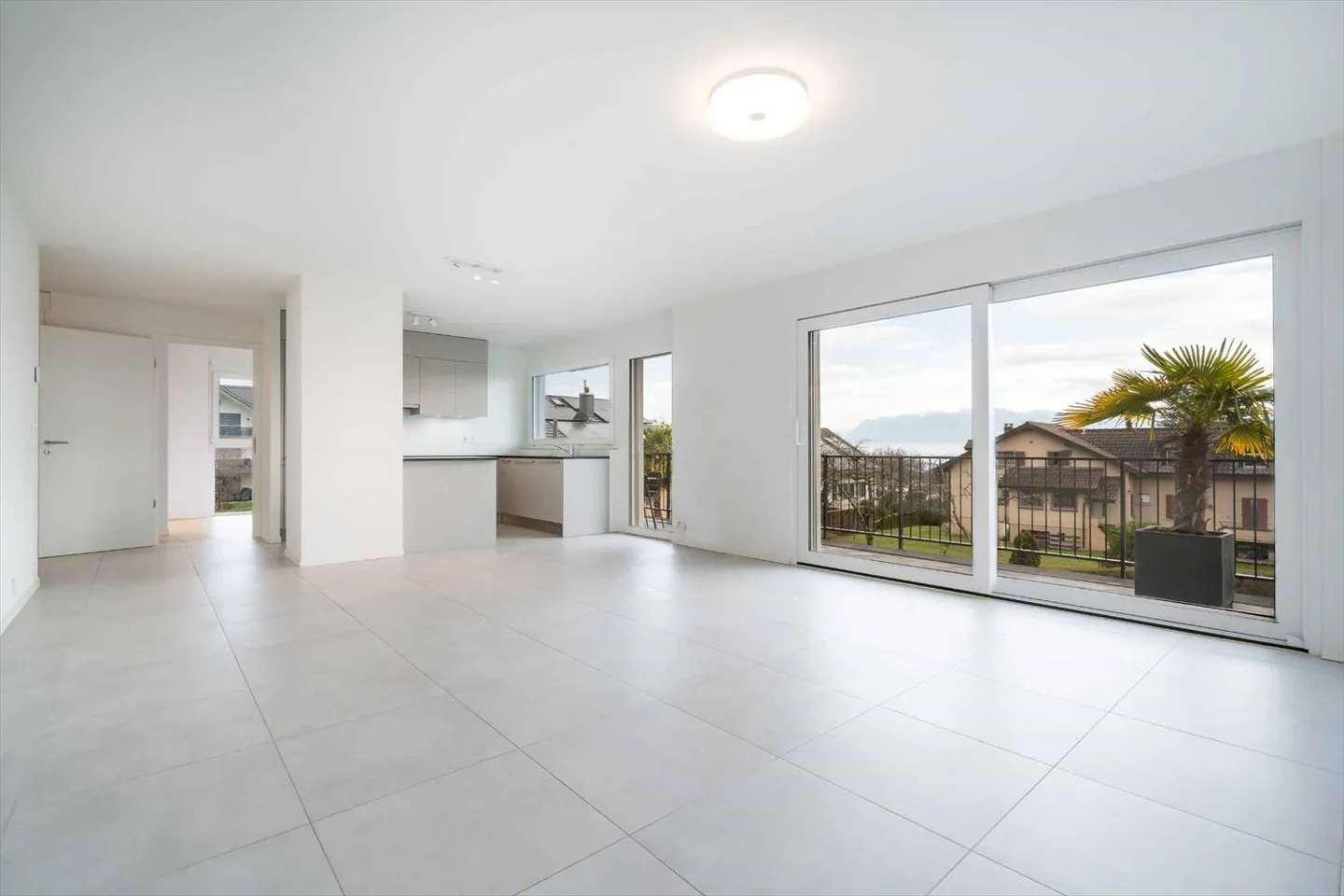 Magnifico appartamento di 4,5 stanze con vista sul lago e sulle montagne a St-Prex - Foto 5 di 12