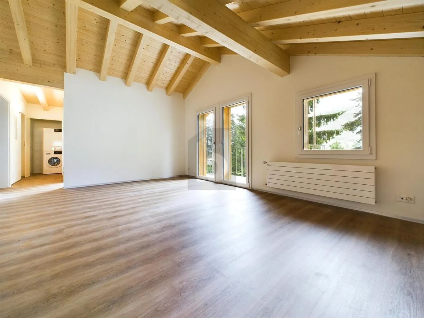 SPACIOUS AND LIGHT-FILLED - Photo 3 of 6