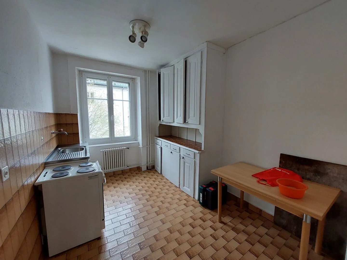 Charmantes Mietgebäude mit 10 Wohnungen, ideal gelegen in der Nähe des Stadtzentrums - Foto 6 von 13