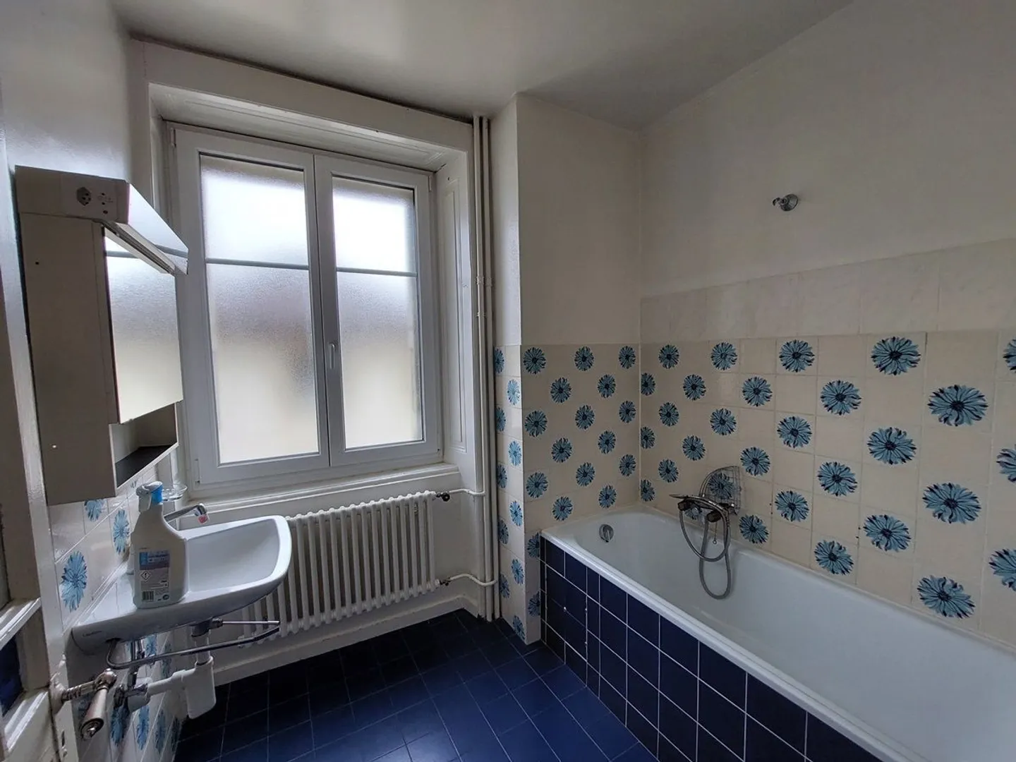 Charmantes Mietgebäude mit 10 Wohnungen, ideal gelegen in der Nähe des Stadtzentrums - Foto 7 von 13