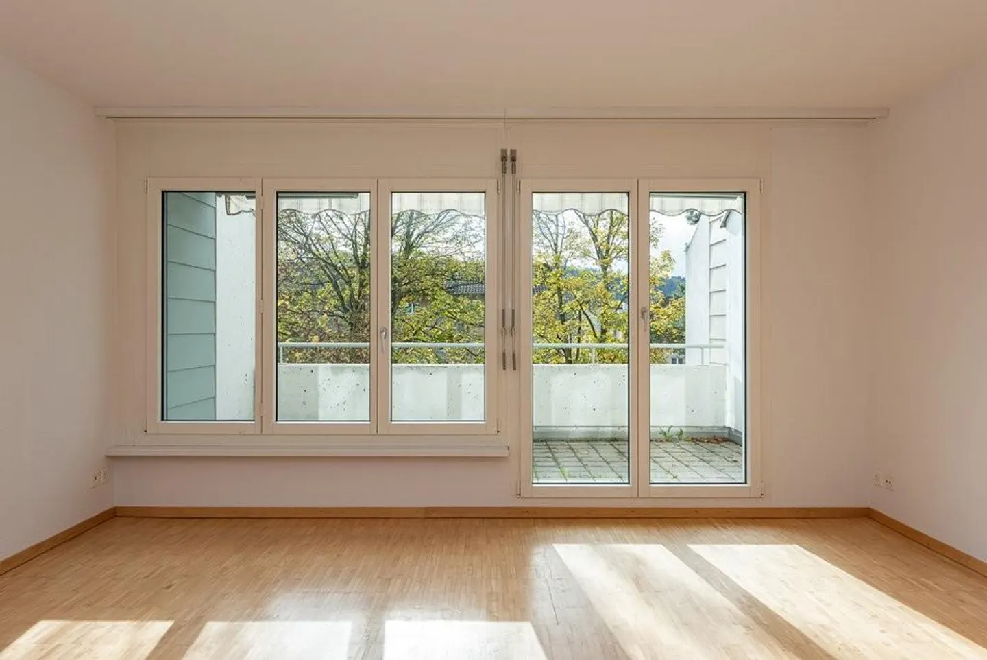 Moderne 4.5-Zimmerwohnung - Foto 3 von 9