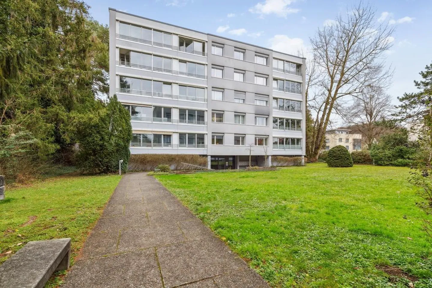 4 room apartment in Bottmingen! - Photo 1 of 5