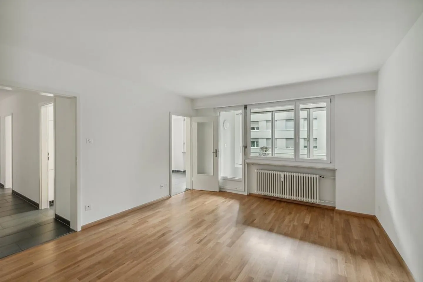 4 room apartment in Bottmingen! - Photo 2 of 5