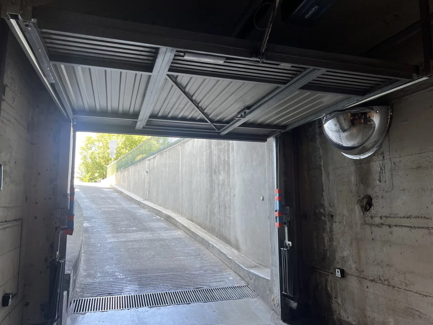 Outdoor motorcycle parking space - Photo 1 of 2