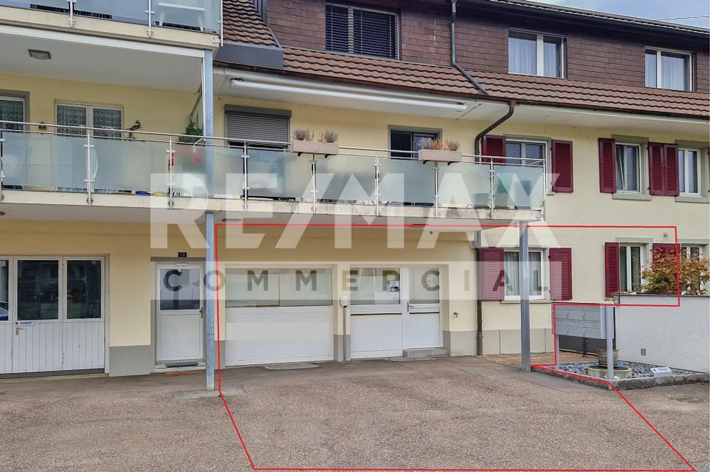 Sehr zentral  nahe A3 und ÖV - Foto 1 von 11