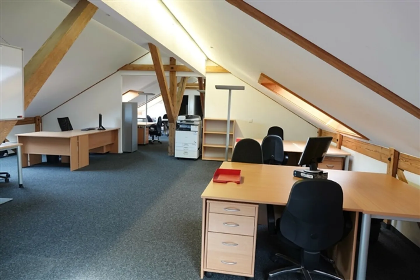 Large, furnished, open space with conference room - Photo 2 of 7