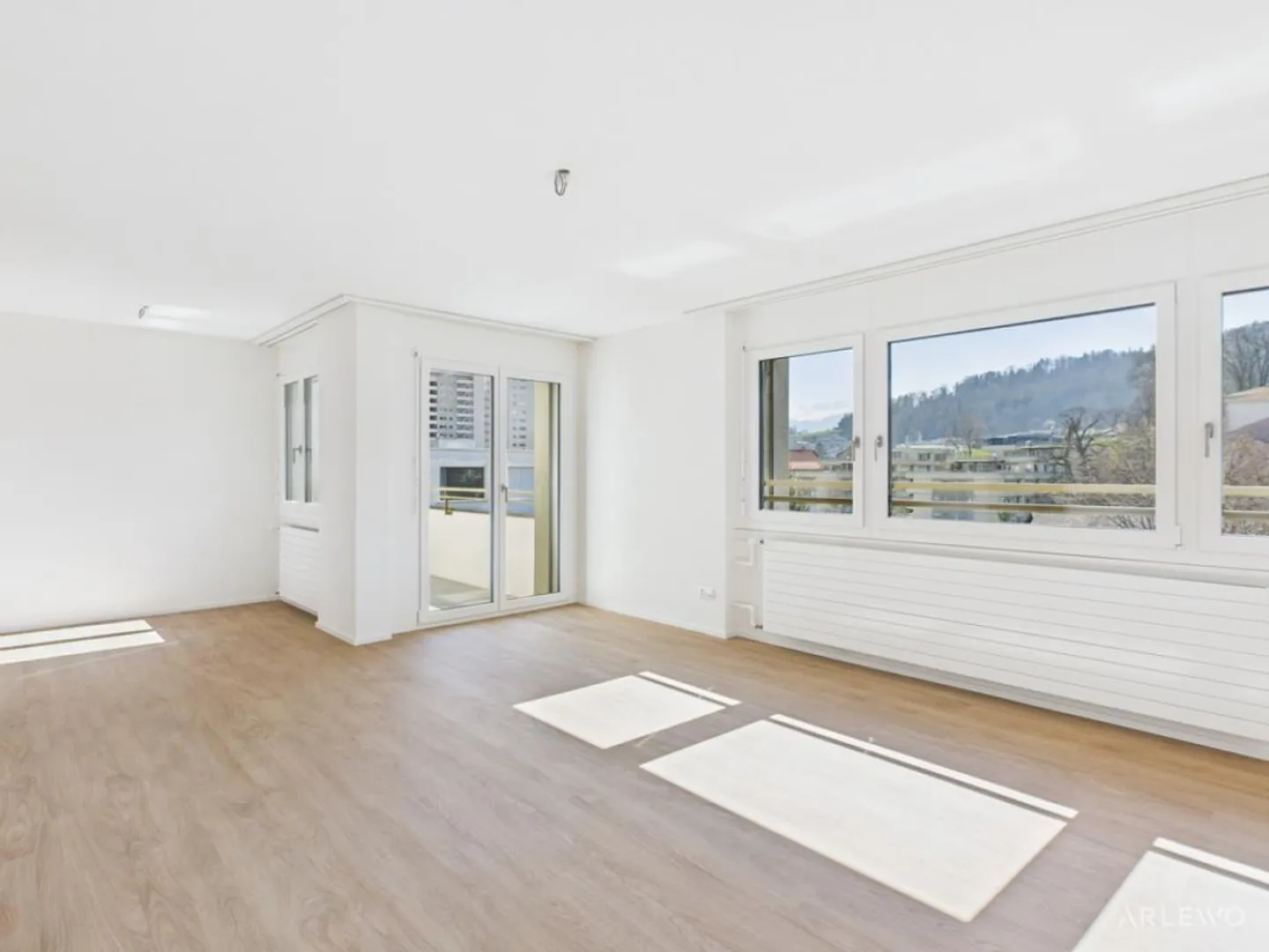 Piccolo ma bello vicino al lago - Foto 1 di 9