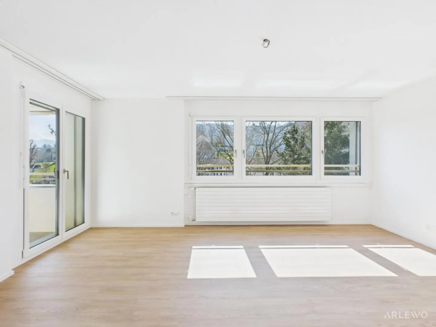 Piccolo ma bello vicino al lago - Foto 3 di 9