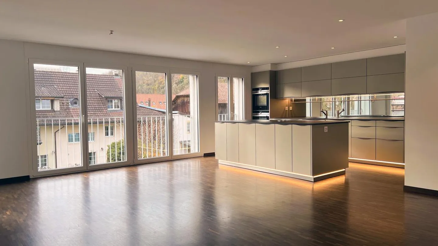 Sunny 3.5-room apartment on the 2nd floor - Photo 2 of 13