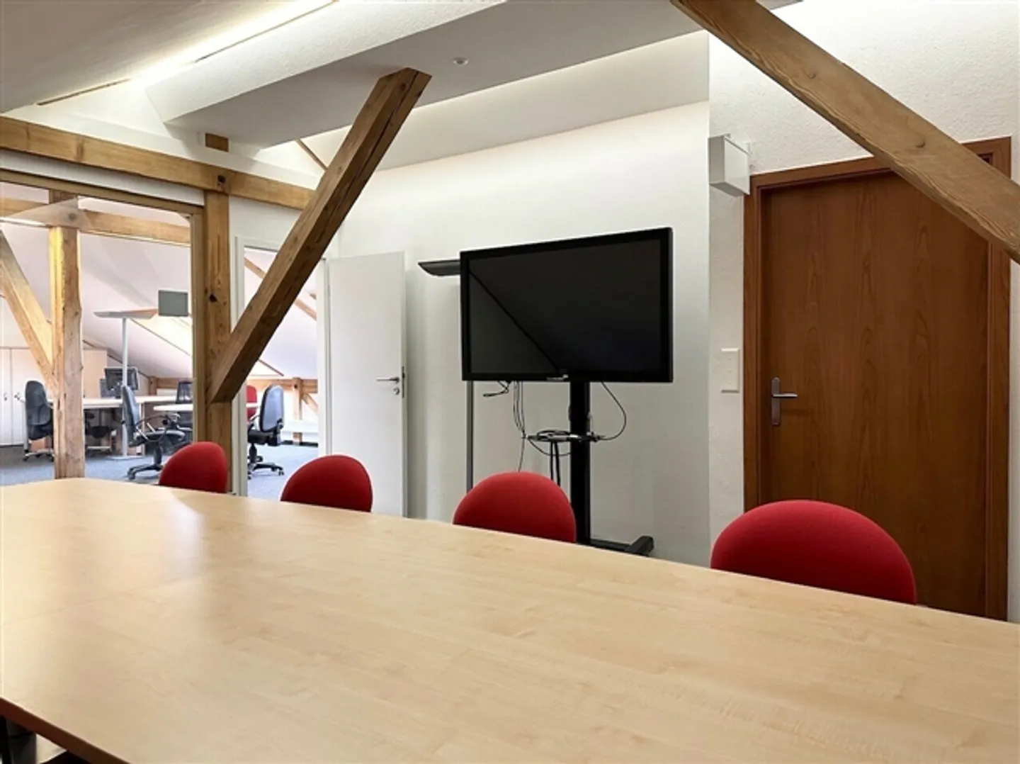 Large, furnished, open space with conference room - Photo 4 of 7