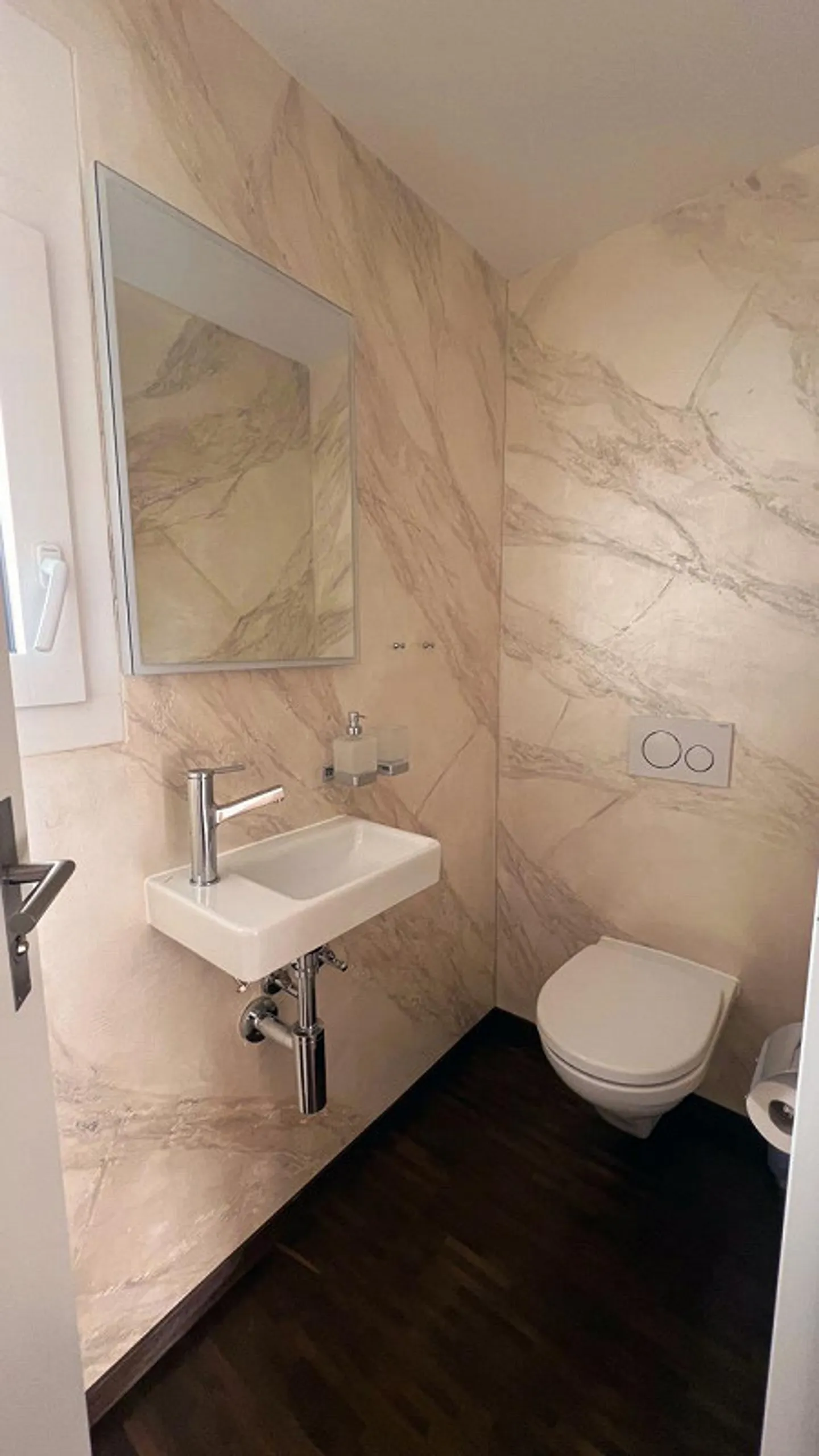 Sunny 3.5-room apartment on the 2nd floor - Photo 4 of 13