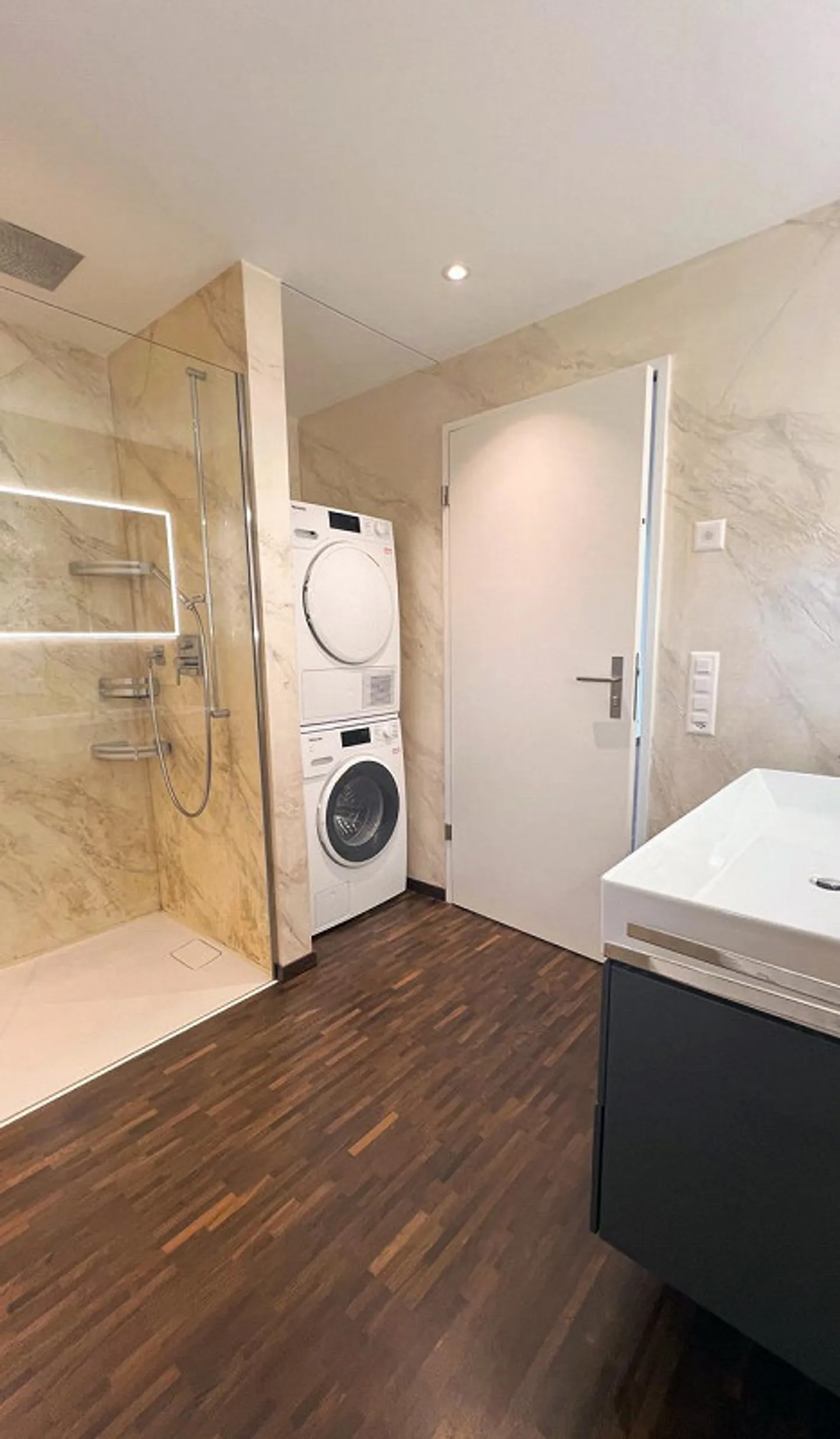 Sunny 3.5-room apartment on the 2nd floor - Photo 6 of 13