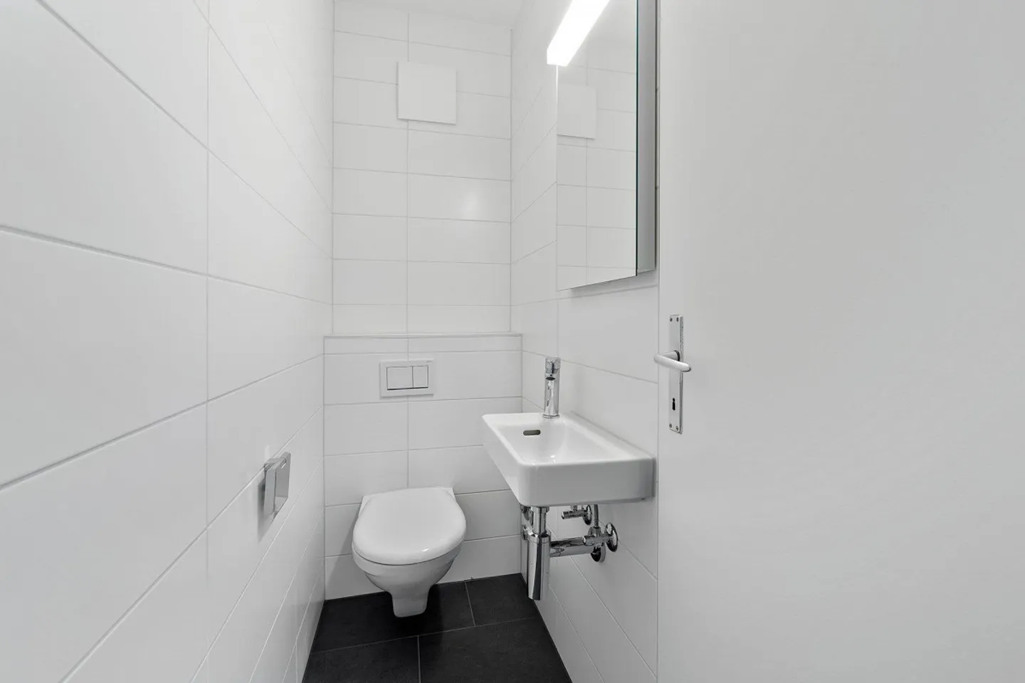 Great 3.5-room apartment available immediately or by arrangement - Photo 2 of 3