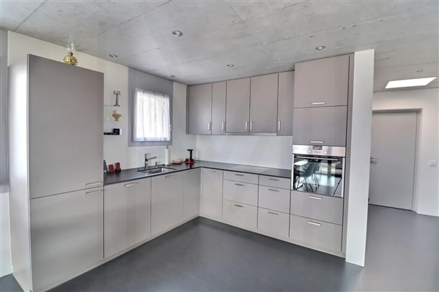 «Wunderschönes 3,5-Zimmer-Penthouse im Herzen von Bulle mit Blick auf die Voralpen» - Foto 4 von 11