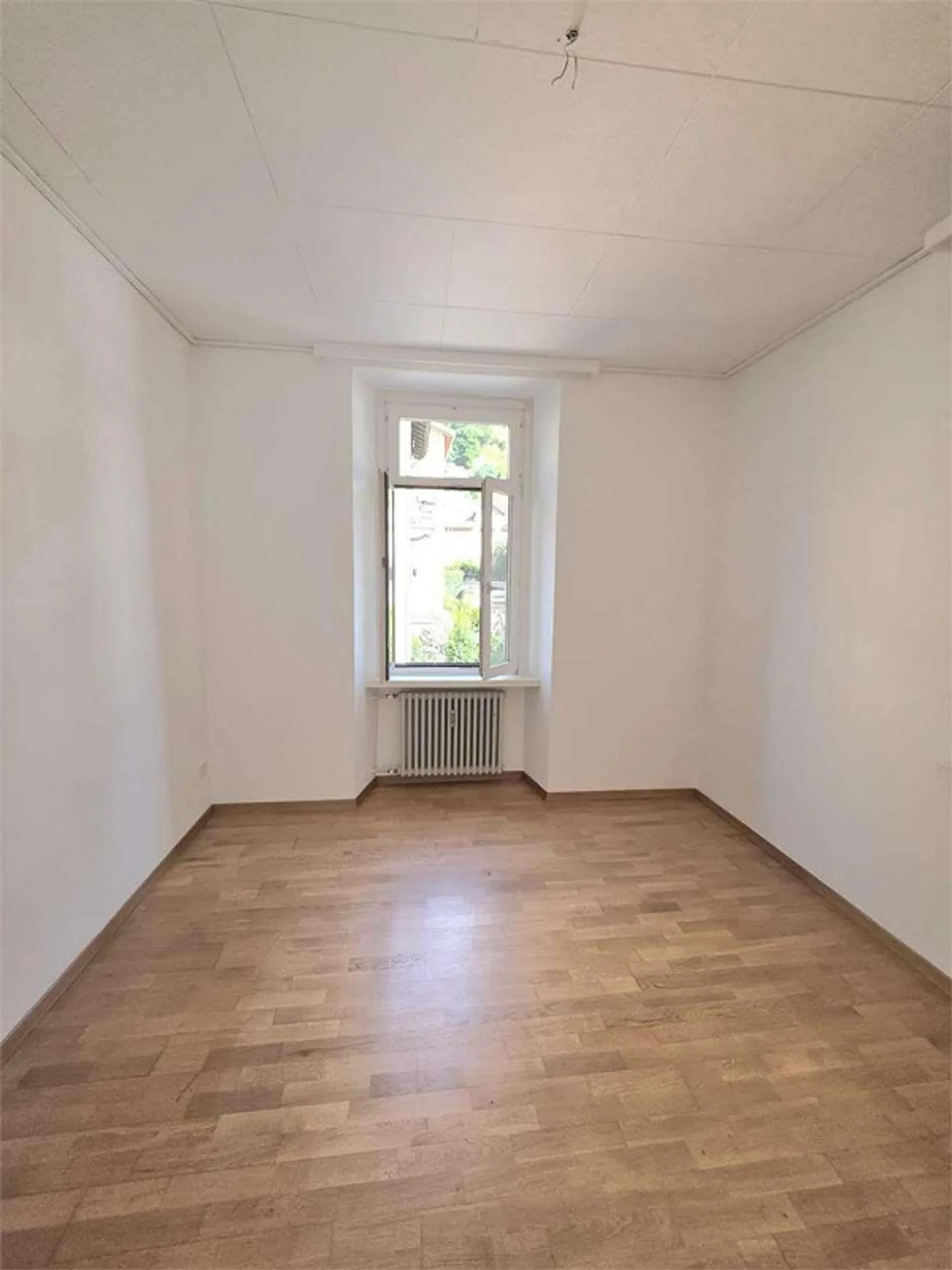Bellinzona (Via Paradiso) - Elegante Wohnung von ~95 m² im 1. Stock - Foto 4 von 6