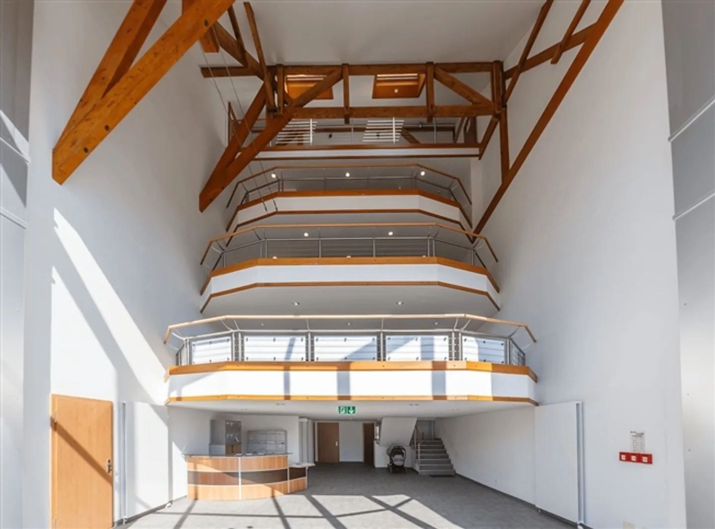 Large, furnished, open space with conference room - Photo 7 of 7