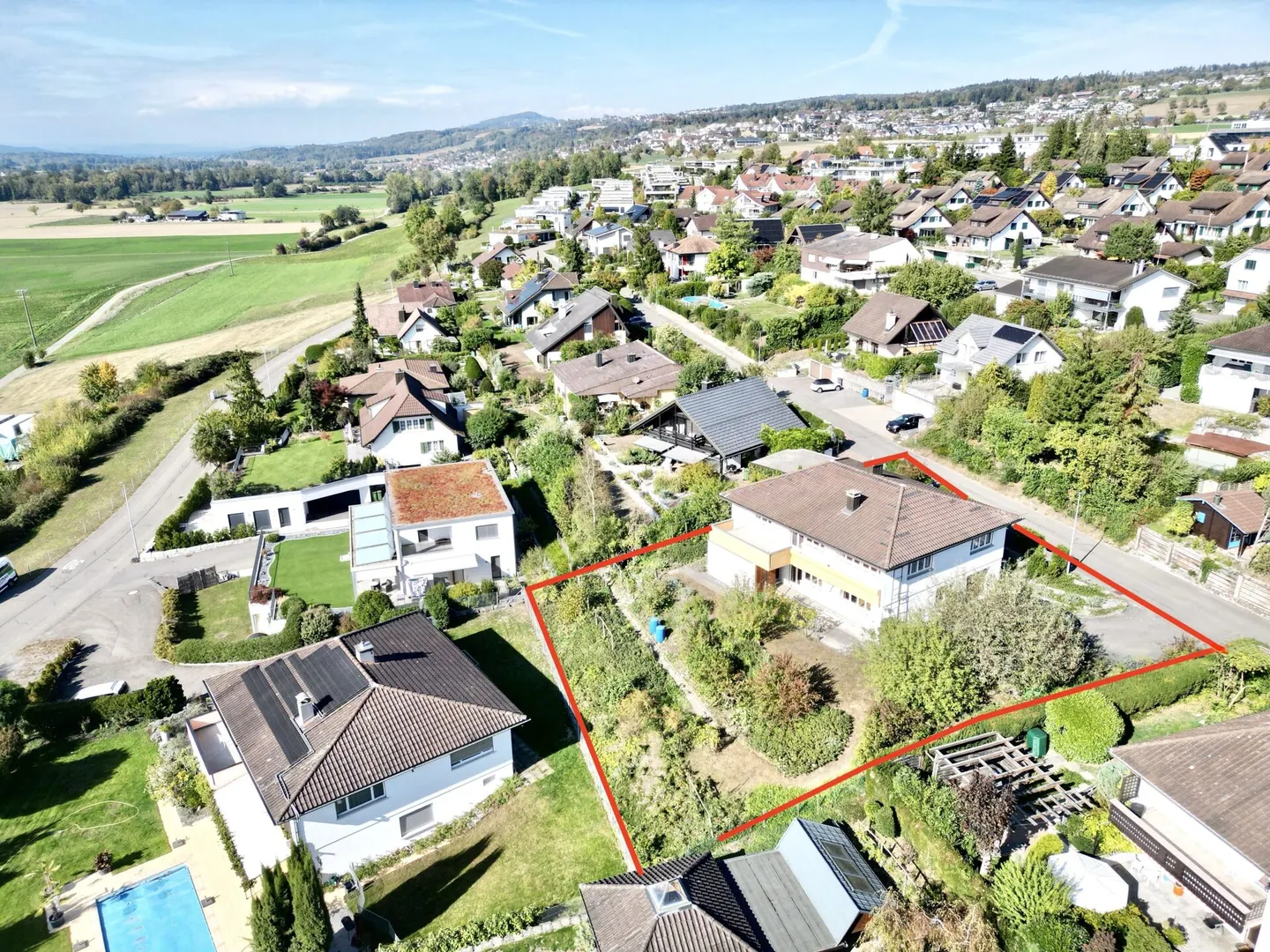 Grosszügiges Einfamilienhaus mit separater Einliegerwohnug und Weitsicht - Foto 1 von 38