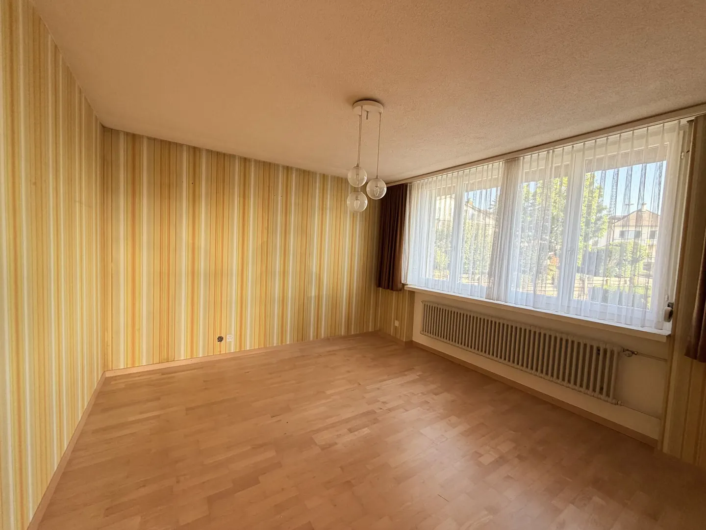 Grosszügiges Einfamilienhaus mit separater Einliegerwohnug und Weitsicht - Foto 17 von 38