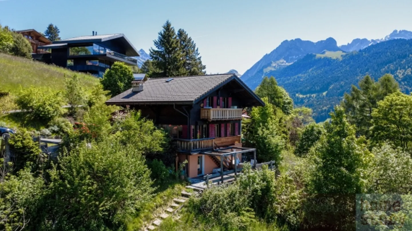 Charming chalet with studio, in the heart of alpine nature - Photo 1 of 20