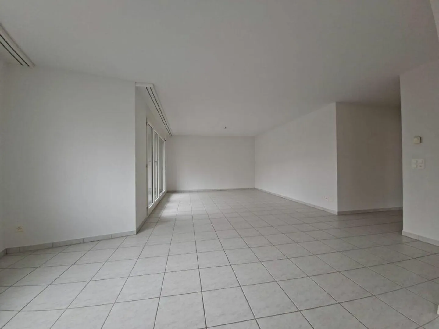 Central 3.5-room condominium in the village center of Windisch - Photo 5 of 9