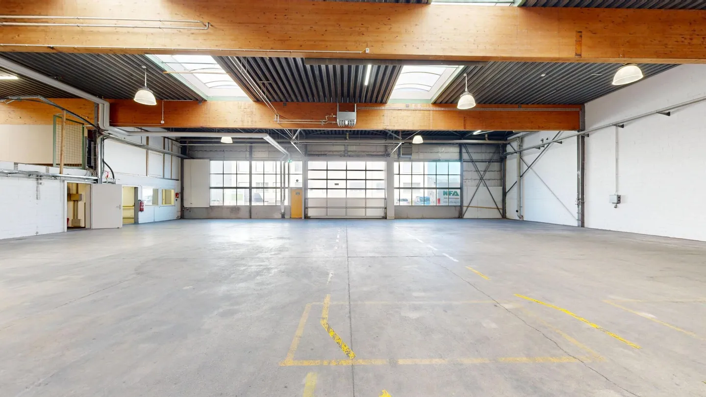 Flexible commercial spaces with ideal conditions - Photo 2 of 5