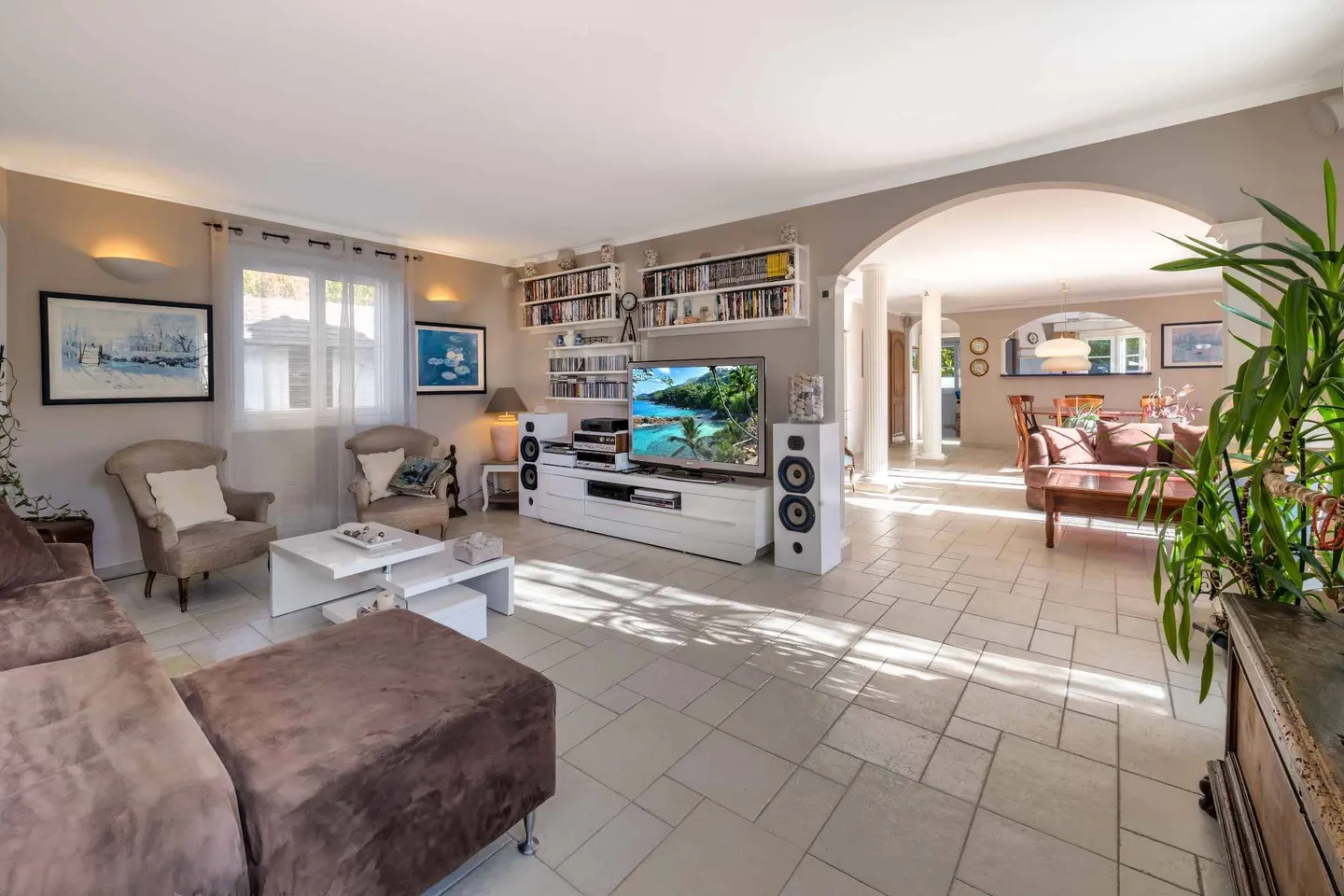 Wunderschöne Familienvilla mit Pool und Seeblick - Foto 4 von 13